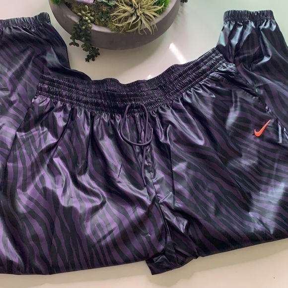 Nike Plus Zebra Purple black Windbreaker Pant women’s 2X street new with tags - Picture 7 of 11